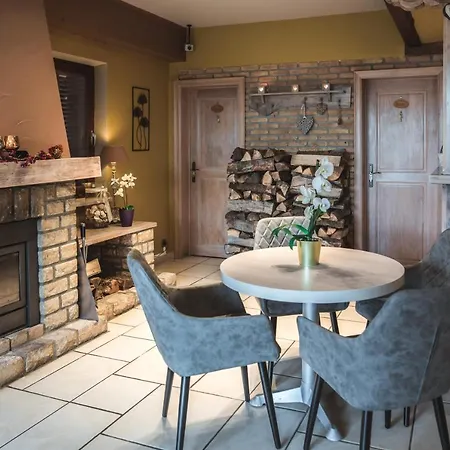 Au Coeur De فندق 3*