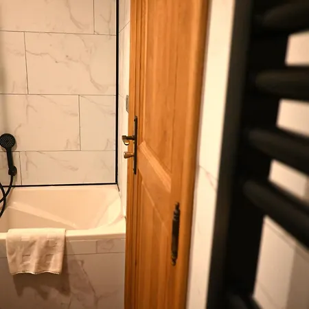 Au Coeur De فندق