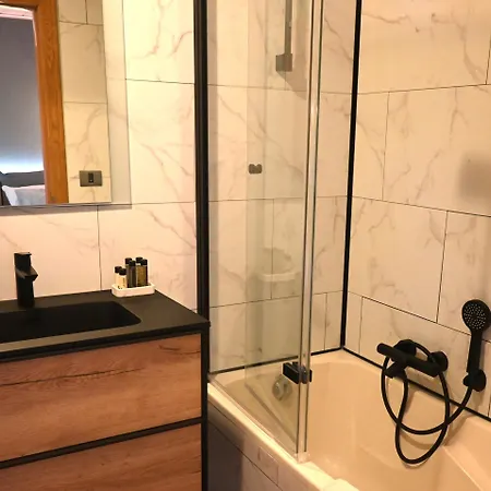 Au Coeur De Lacuisine Hotel 3*
